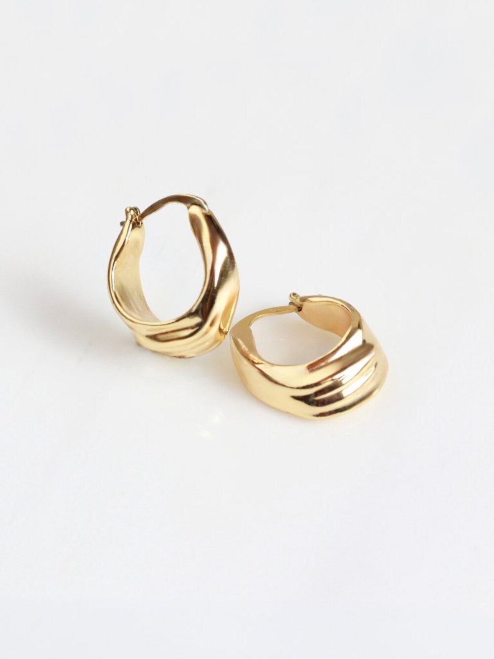 Wave Sculpted Hoop Earrings